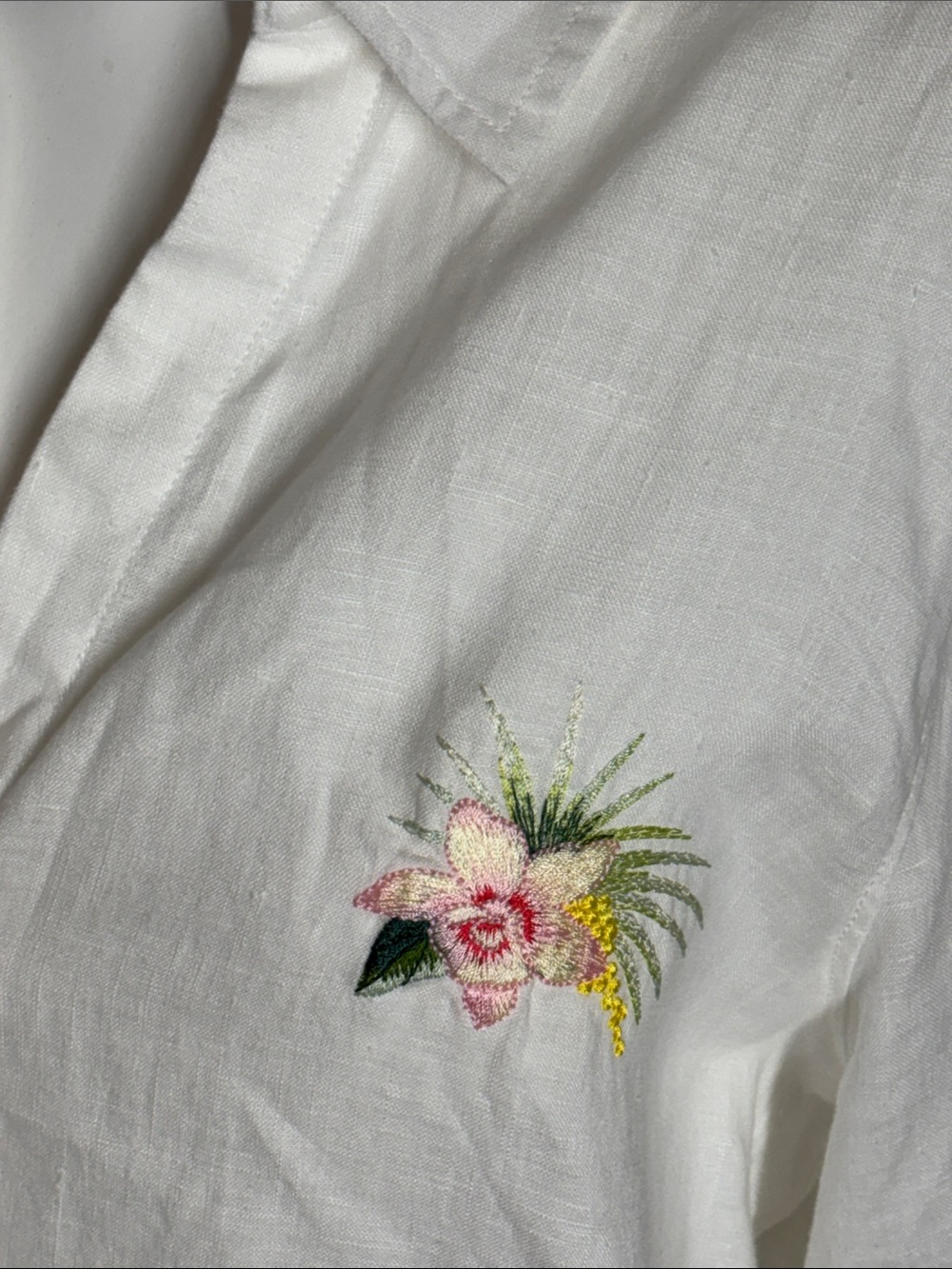 Tommy Bahama women’s White 100% Linen Colorful Floral Accent Button-Up Shirt S/P - Picture 5 of 14